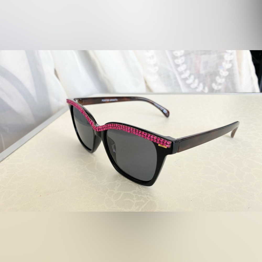 Foster Grant Black Sunglasses with Pink Crystal Rhinestone Trim - Picture 4 of 6